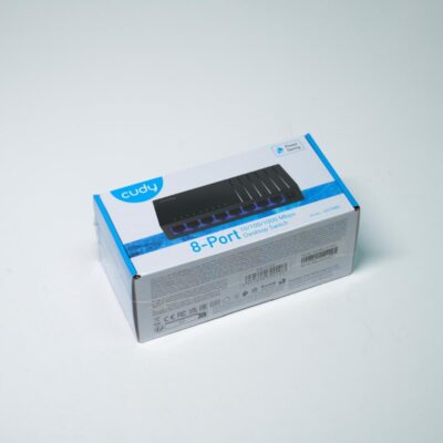 Cudy 1G Black 8-Port – Gigabit network switch for fast wired connections.