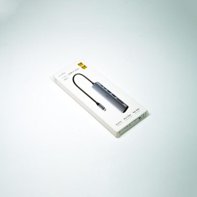 Cudy UH407 – 7-Port USB 3.0 Hub with high-speed data transfer.