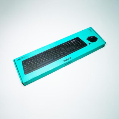 Logitech Wireless Combo – Wireless keyboard and mouse set for easy and convenient use.